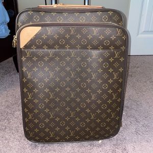 Authentic Louis Vuitton suite case